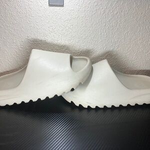 Original Yeezy Slide Bone